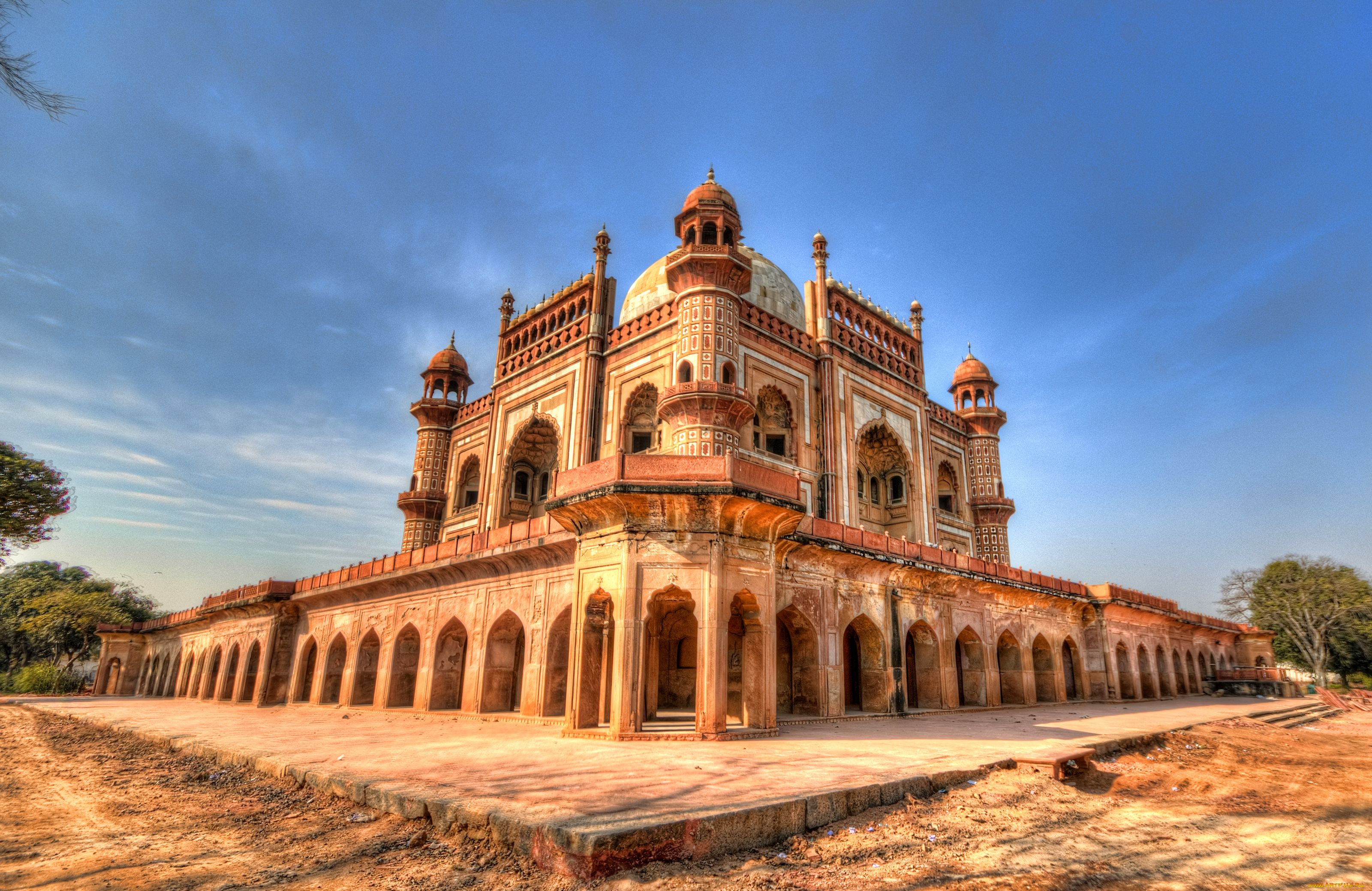 Индия. Дворец Радж Гхат в Дели. Красный Форт Индия. Колониальная архитектура Индии. Тадж-Махал.